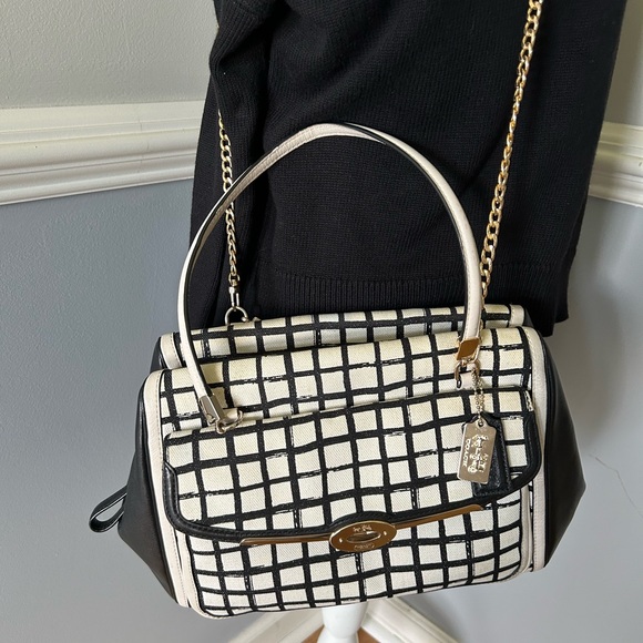 Excellent Used Condition Blk and cream Coach Satchell handbag - Picture 11 of 15